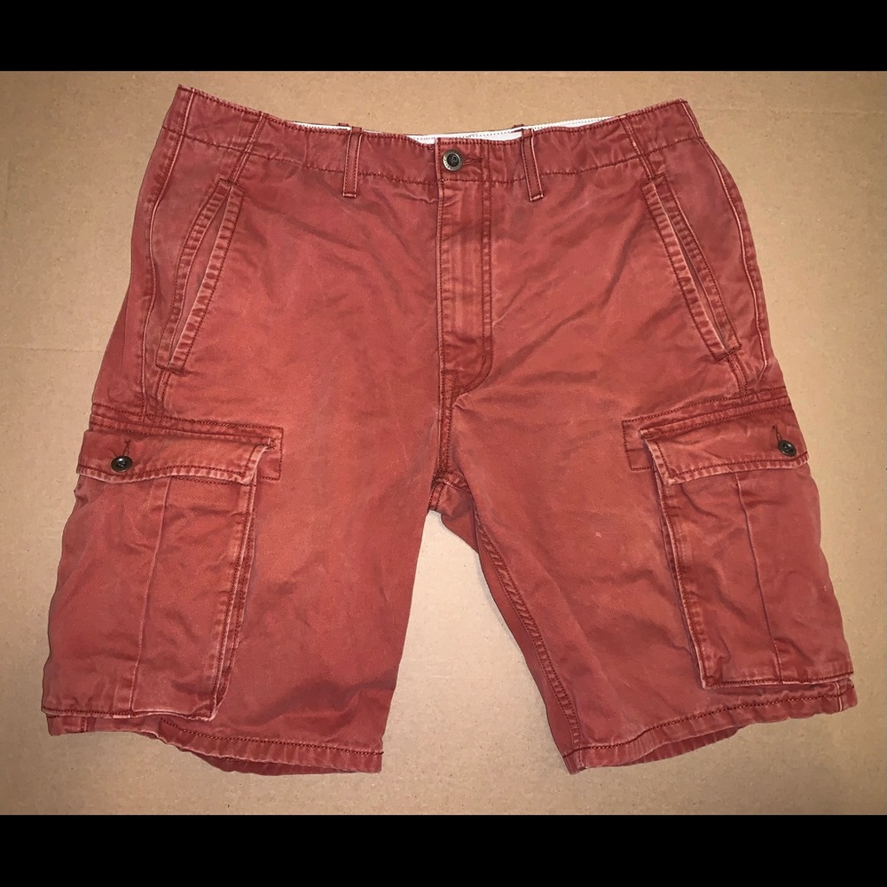 Levi’s Salmon Color Cargo Mens Shorts 32 waist